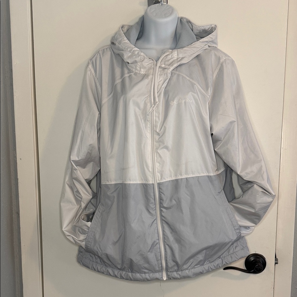 Columbia Light Gray and White Hooded fleece lined Jacket